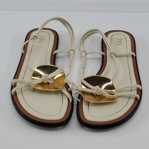 Zara Cream Leather Strappy Flat Sandals With Gold Metal Shield Detail Size 35/5